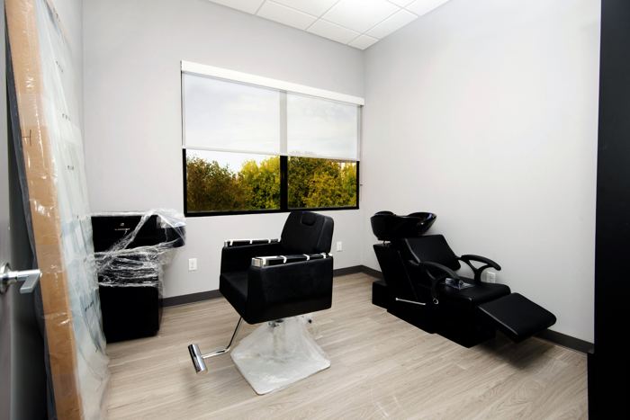 Move-in ready suite, furnished